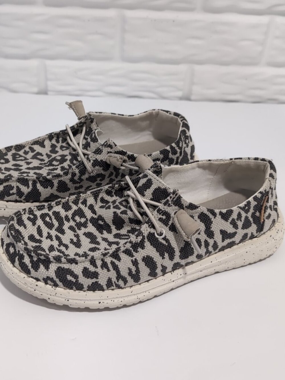 Hey Dude Women’s Wendy Shoes Woven Cheetah Gray Size 7 Comfort Canvas Slip On